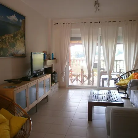 Stone 3-bed 3-storey 700m From Sunset