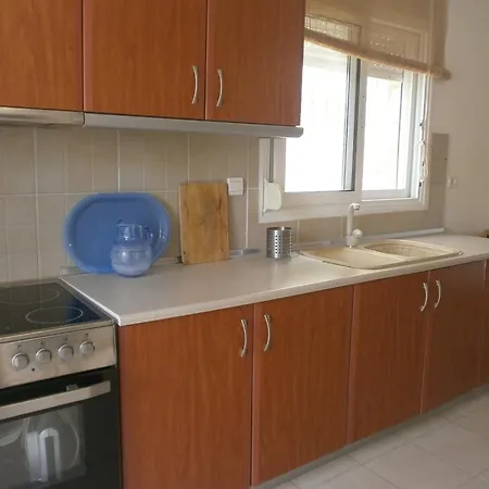 Stone 3-bed 3-storey 700m From Sunset *