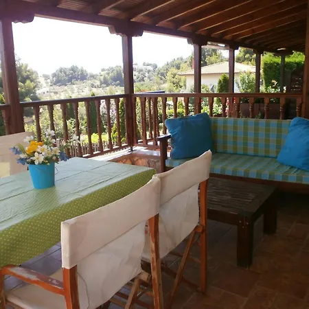 Holiday home Stone 3-bed 3-storey 700m From Sunset