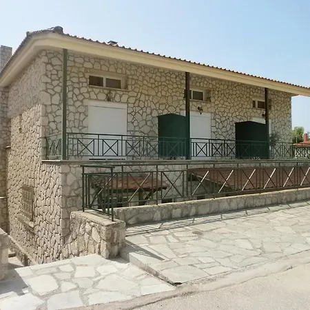 Stone 3-bed 3-storey 700m From Sunset *